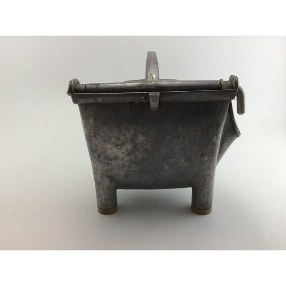 Wear-Ever Aluminum Hand Juicer Juice Press With Strainer Patent 1936 Canada - Picture 5 of 12